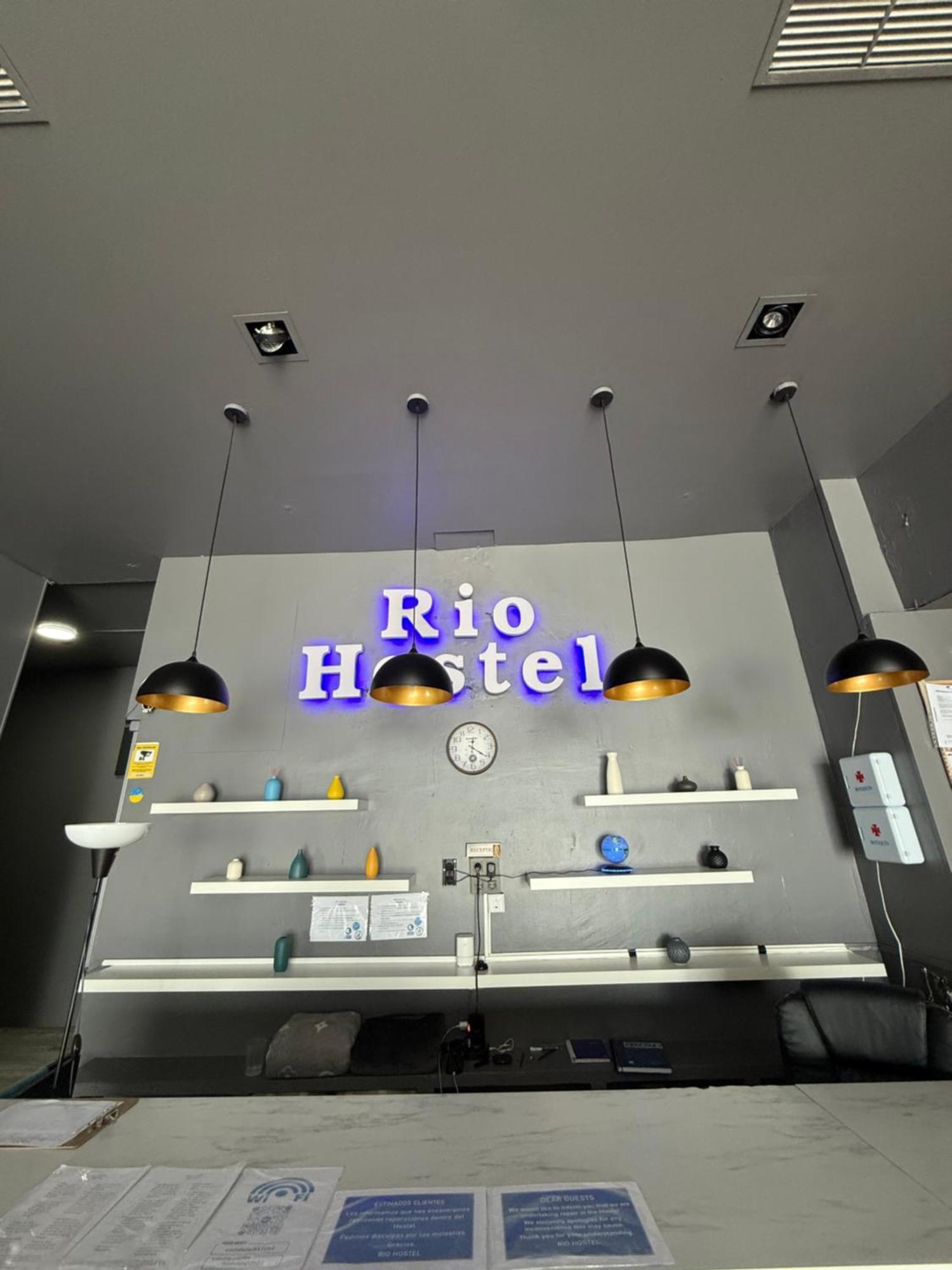 Rio Hostel Madrid Buitenkant foto